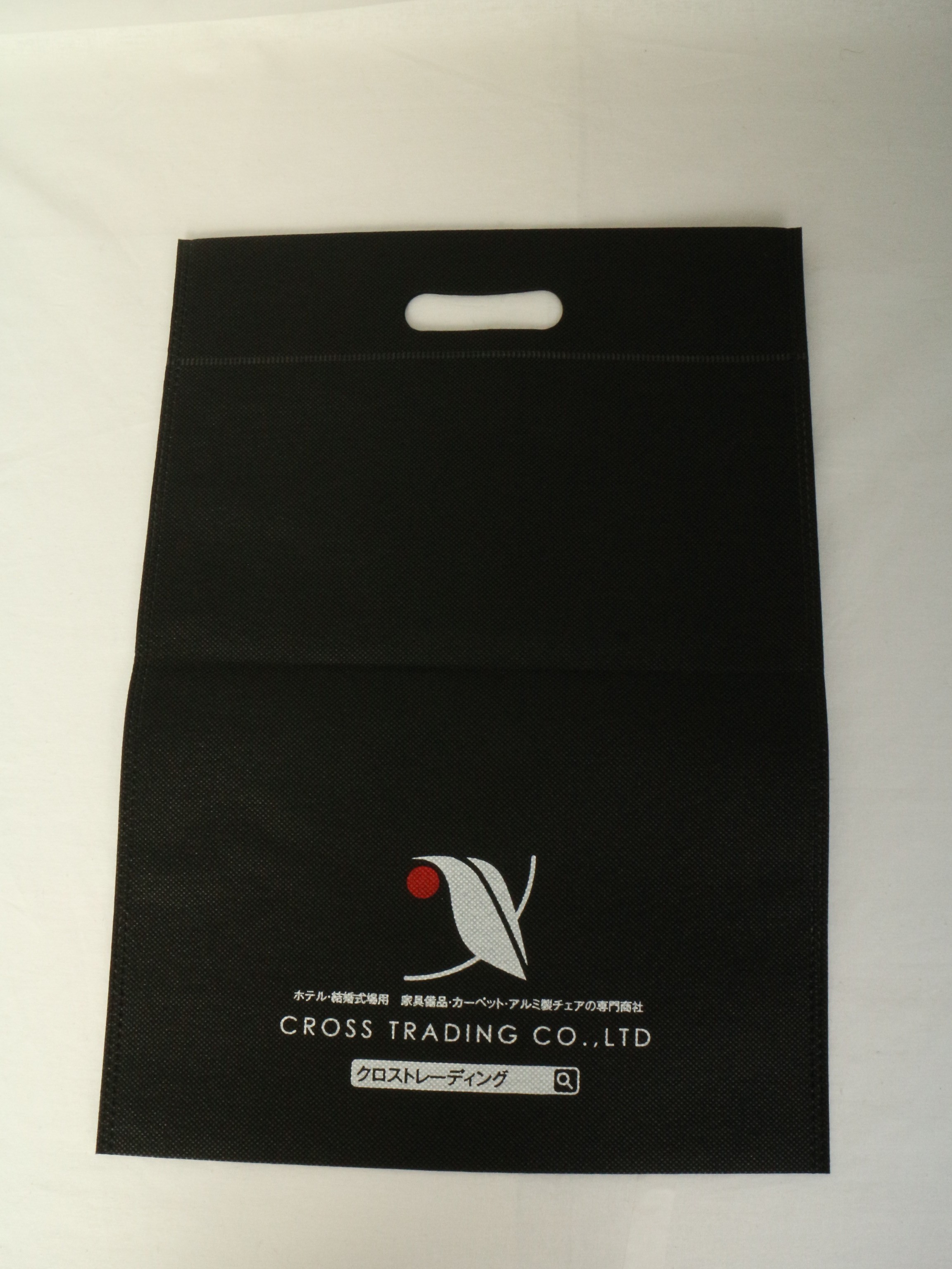 スタッキングチェア輸入販売等を行われている企業様のオリジナル不織布バッグ