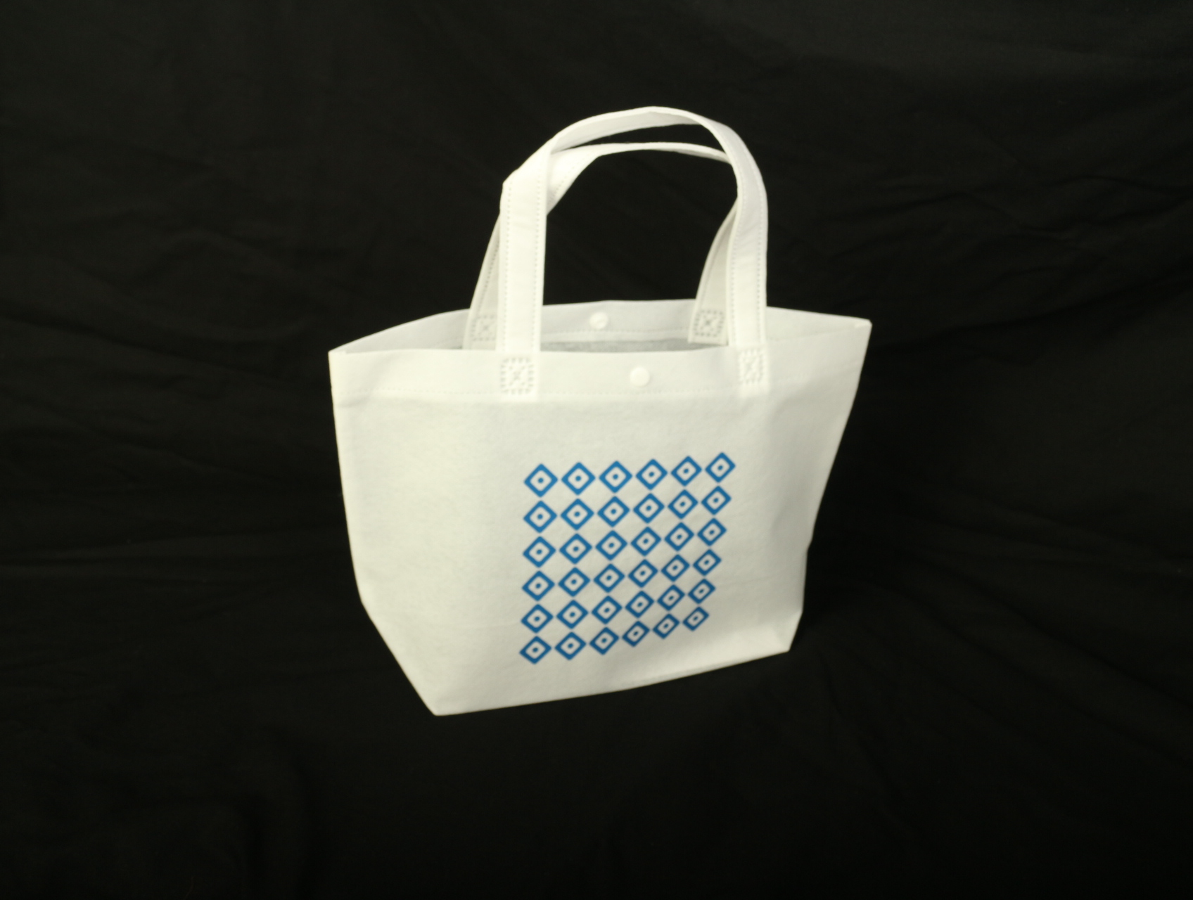 1色印刷で実現デザイン性の高いオリジナル不織布バッグ